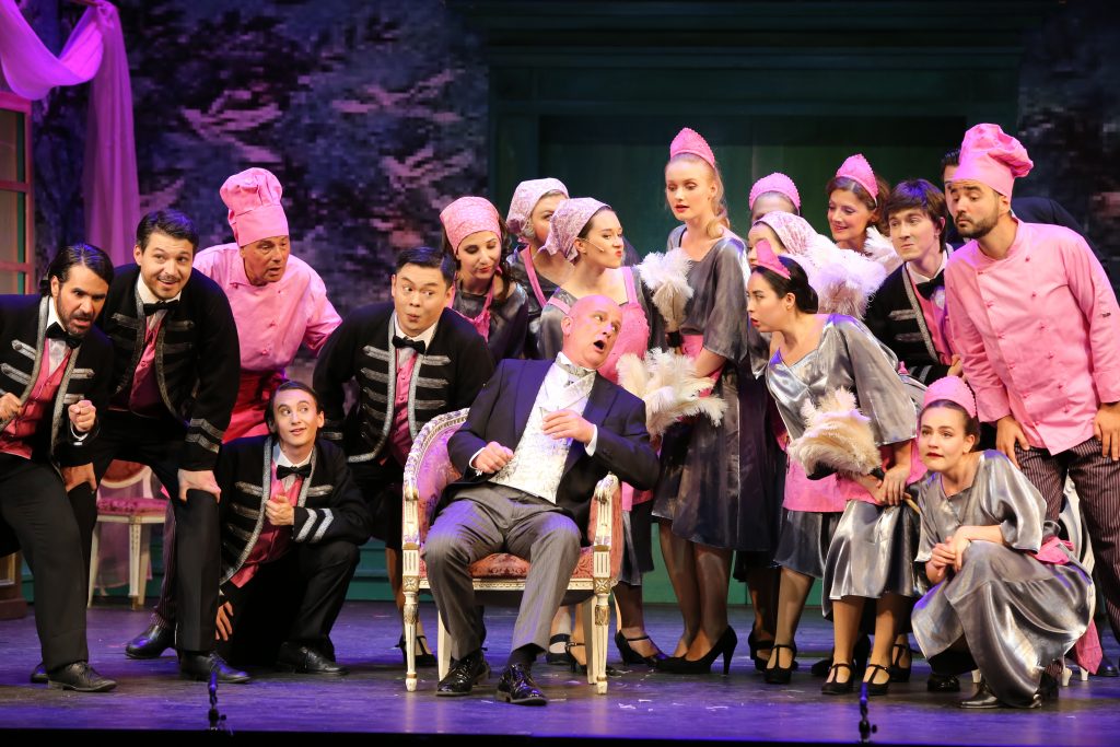 Der Vogelhändler - mit Gerd Vogel und Chor (c) www.fotohofer.at