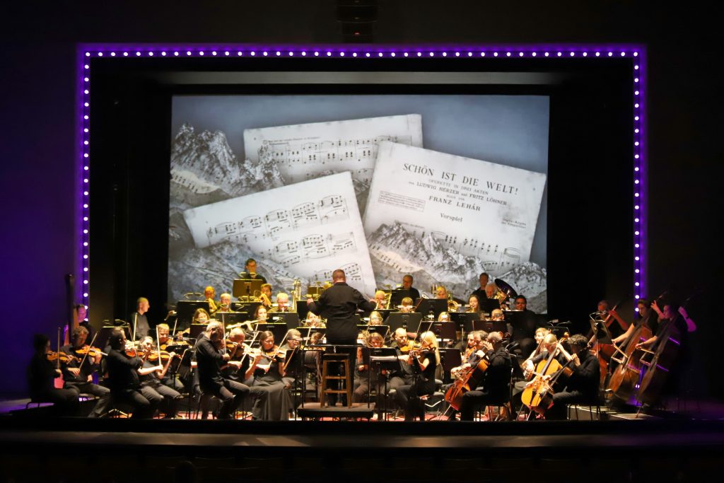 Schön ist die Welt - mit Marius Burkert und Franz Lehár Orchester (c) www.fotohofer.at