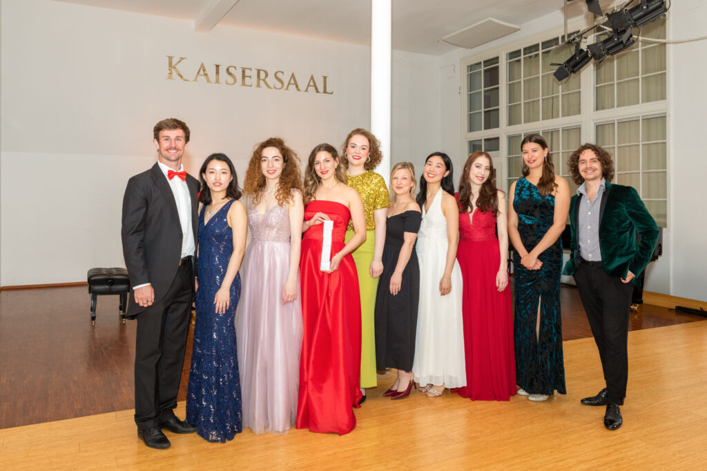 Cinzia Zanovello, Maja Triler, Ivo Kovrigar, Xiaofang Zhao, Jana Stadlmayr, Claire Jungeun Oh, Benjamin Purner, Antonia Modes, Tamuna Melanashvili, Antonia Schurchardt (c) Fotostudio Huger