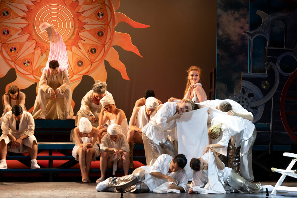 Sophie Schneider & Martin Achrainer & Eva Schneidereit & Tanzensemble (Glas, Gassmann, Lechlech, Glora, Aguirre, Lugstein) & Chor des Lehár Festivals