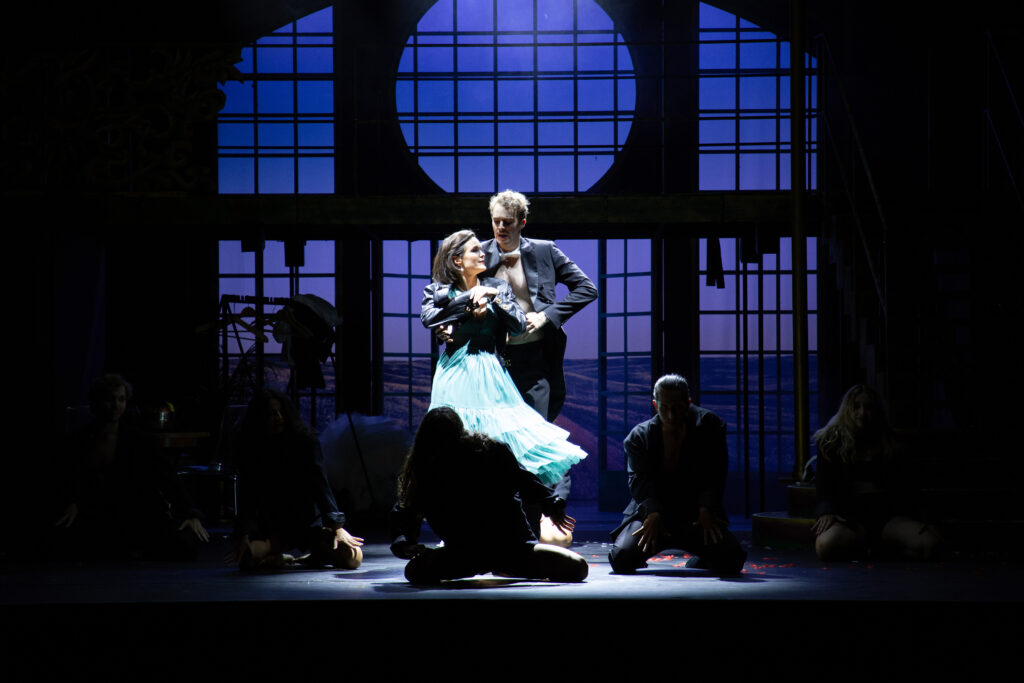 GRÄFIN MARIZA mit Claudia Goebl, Lukas Karzel und Tanzensemble (Copyright: Foto Hofer)