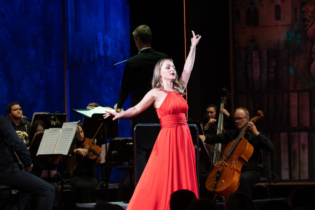 Galakonzert mit Mariia Tkach und dem Franz Lehár-Orchester (Copyright: Foto Hofer)