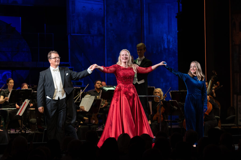Galakonzert mit Matjaž Stopinšek, Carina Tybjerg Madsen, Mariia Tkach und dem Franz Lehár-Orchester (Copyright: Foto Hofer)
